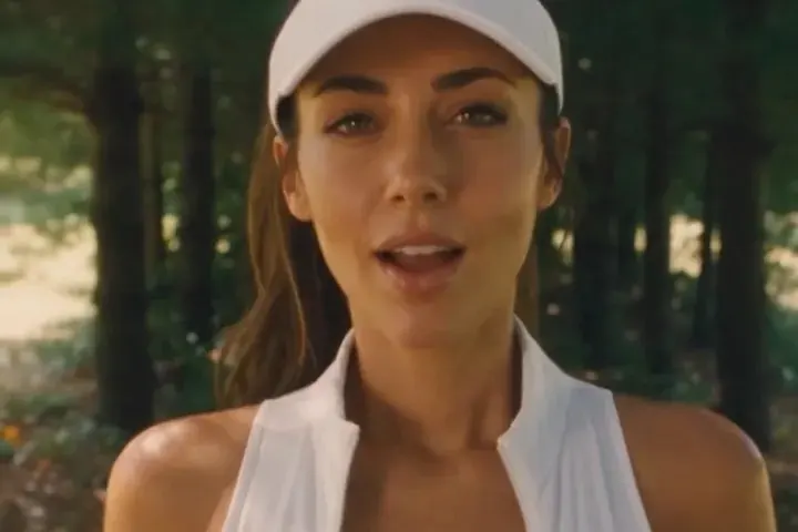 18 Holes With My Wife's Sister – opening frame of episode 1