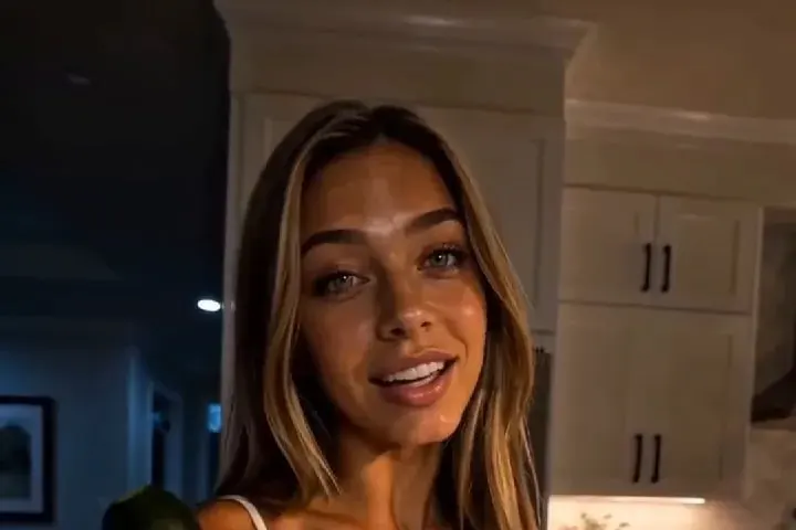 Madison: My Dad's Best Friend's Daughter – opening frame of episode 1