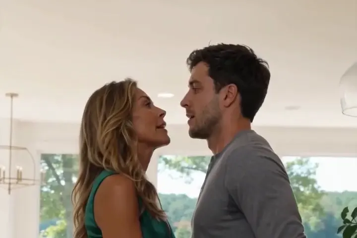 My Girlfriend's Mom – opening frame of episode 1
