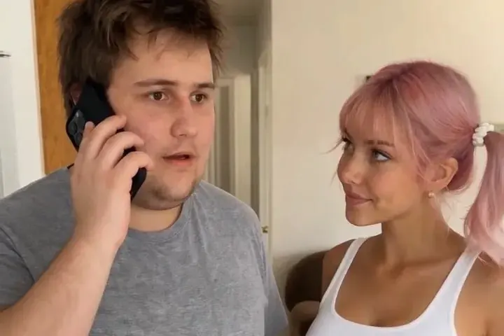 My Stepmom Is 22 – opening frame of episode 1