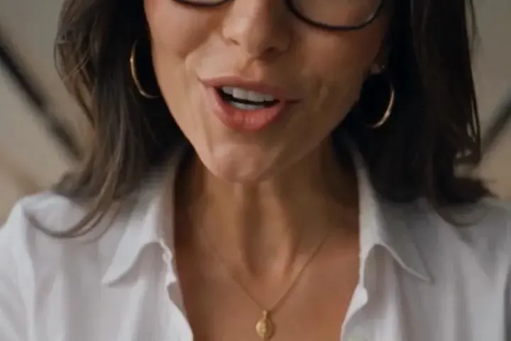 YES, DIRECTOR – opening frame of episode 1